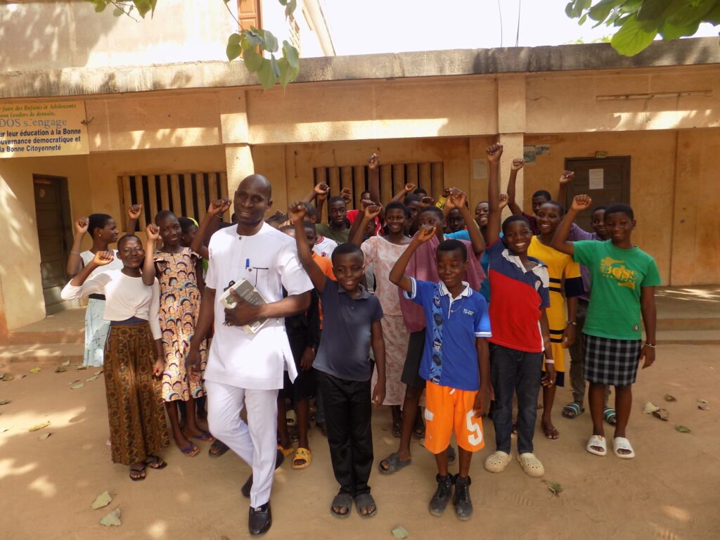 NOS ACTIONS le pasteur avec les préados au projet